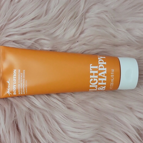 New Listing!! Brand New PINK Victoria's Secret Body Lotion - Picture 1 of 4